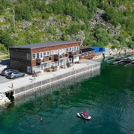 Brygge * Ersfjordbotn